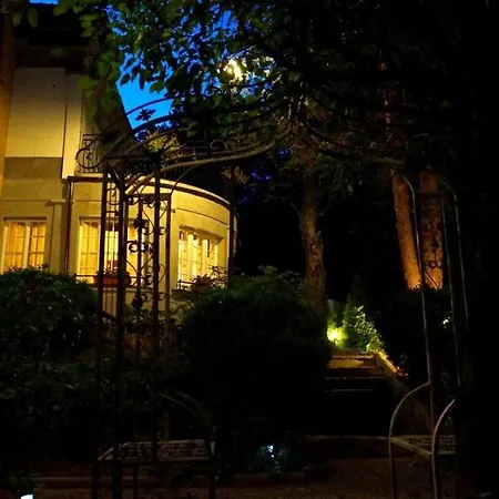 Marysin Bed & Breakfast 3*