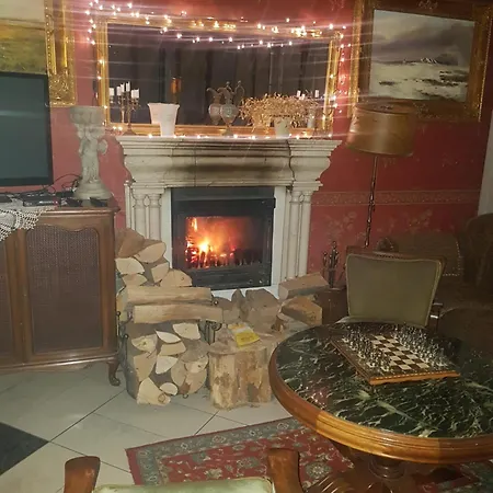 Marysin Bed & Breakfast 3*